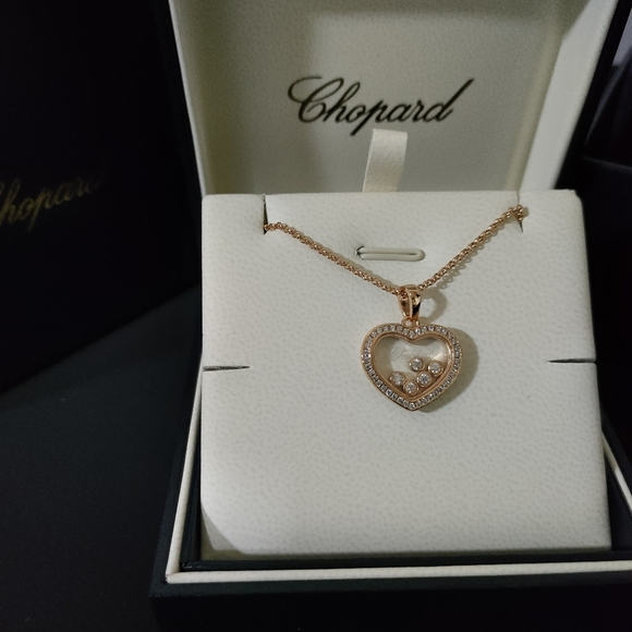 Chopard 18k Gold Necklace with heart pendant - Picture 6 of 6